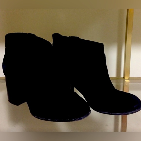 SPLENDID HEALED BOOTIES-(BLACK LAKOTA) EXCELLENT CONDITION 😍 
SIZE: 9.5 - Picture 1 of 3